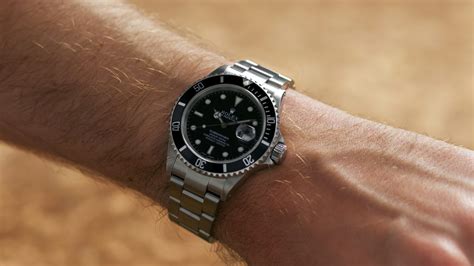 rolex submariner 16610 on wrist|rolex submariner 16610 specs.